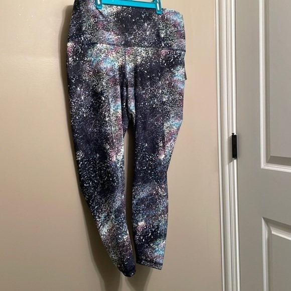 NWT Old Navy Powersoft Extra High Rise Leggings​​​​ - Picture 2 of 4